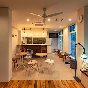 Plat Keikyu Sky Hostal